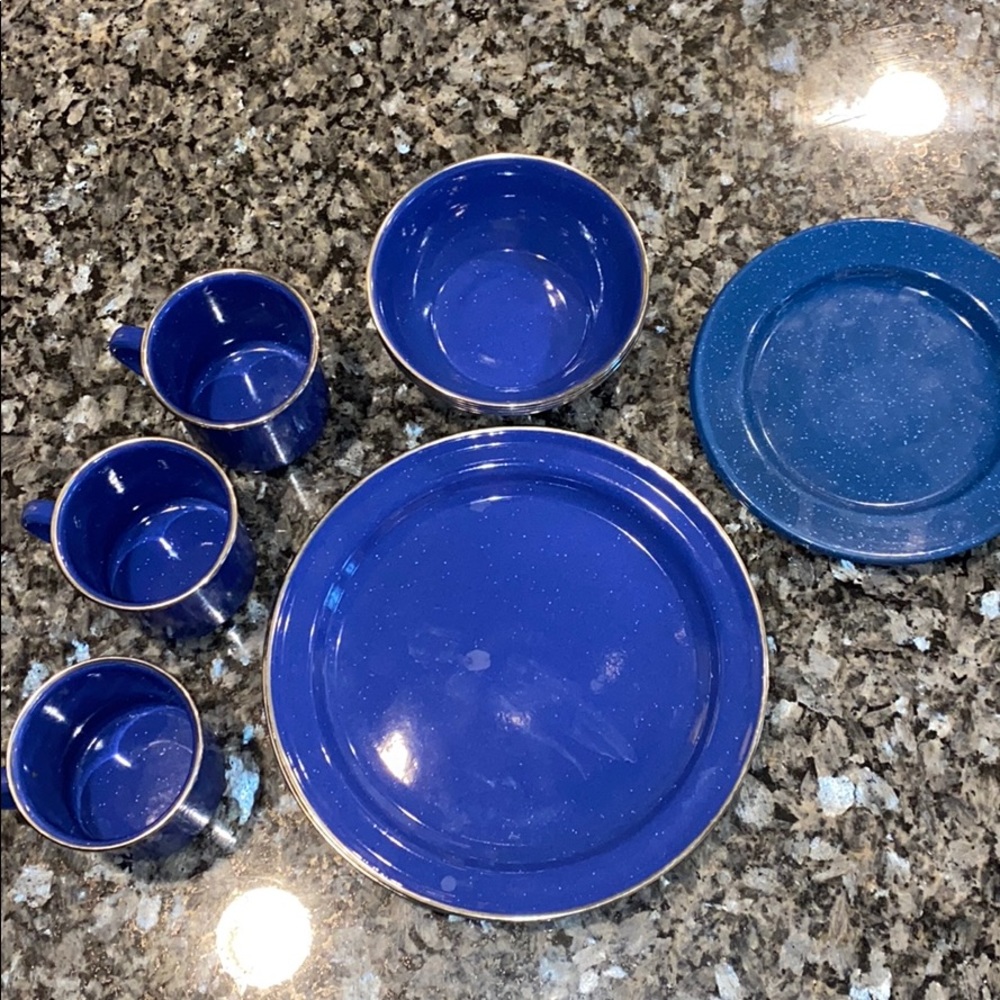 Enamel dish set blue for fun or camping